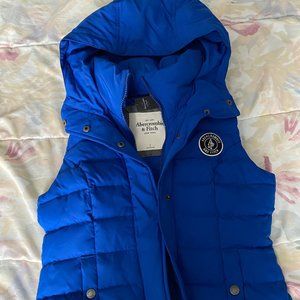 NWOT Abercrombie & Fitch vest, size S